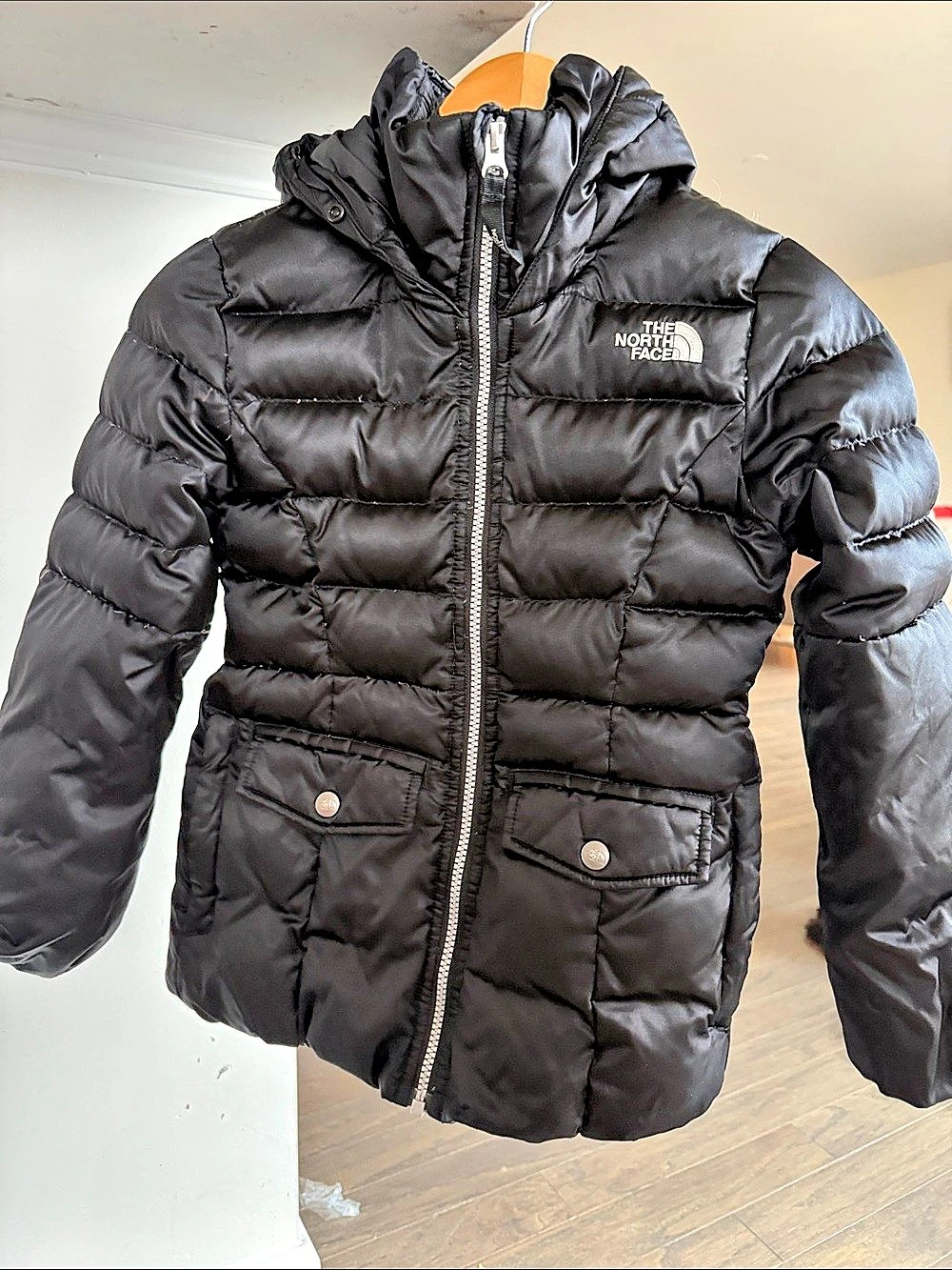 The North Face 550 Black Puffer Jacket Like New
